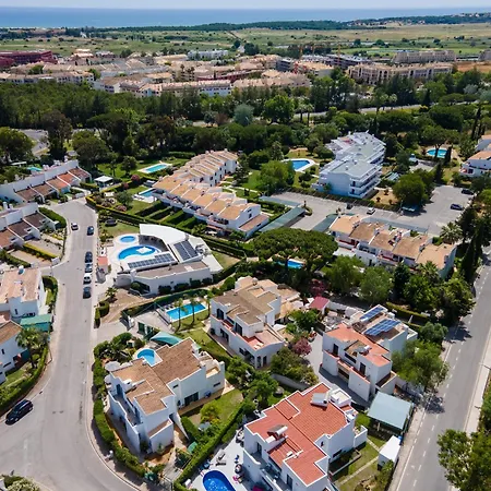 Navegante Com Piscina Privada Em Quarteira