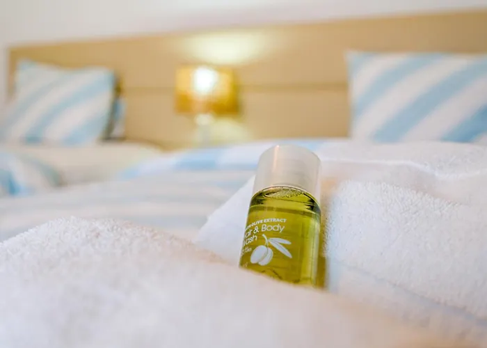 Vila Navegante Com Piscina Privada Em Quarteira