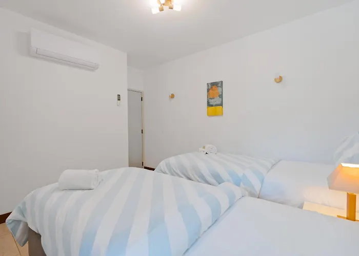 Vila Navegante Com Piscina Privada Em *