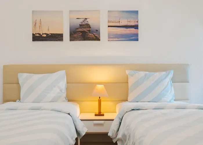 Navegante Com Piscina Privada Em Vila *