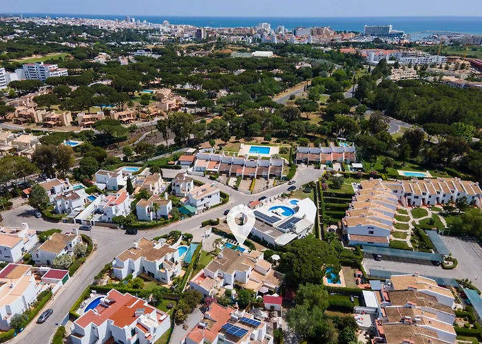 Navegante Com Piscina Privada Em Quarteira