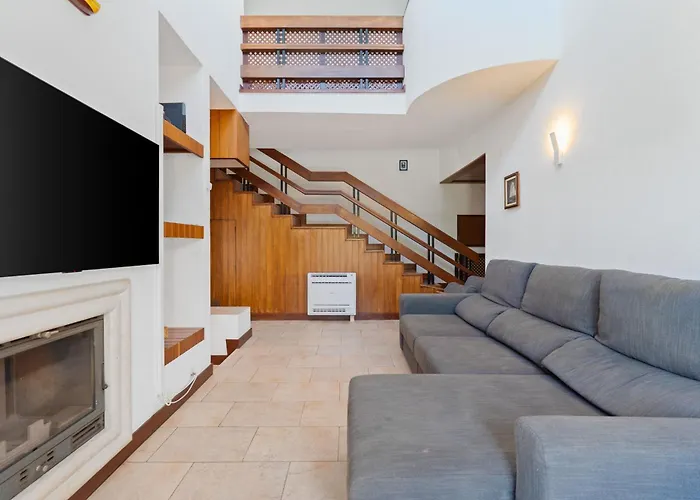 Navegante Com Piscina Privada Em Vila Quarteira