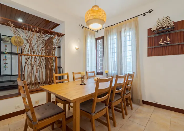 Navegante Com Piscina Privada Em * Quarteira