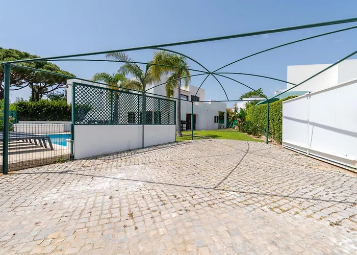 Vila Navegante Com Piscina Privada Em *