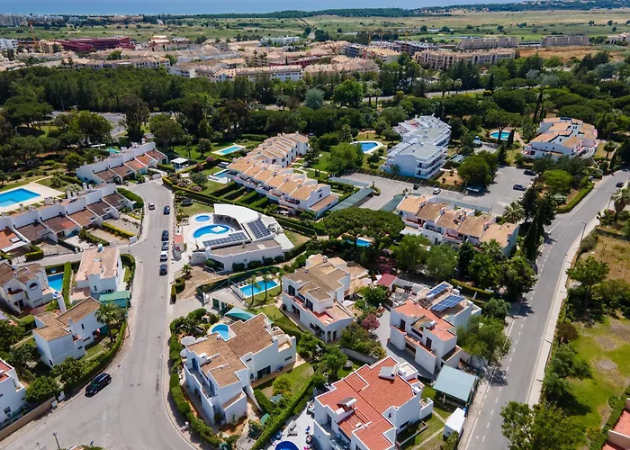 Navegante Com Piscina Privada Em Quarteira