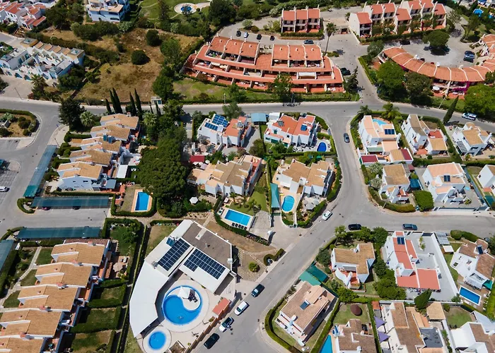 Navegante Com Piscina Privada Em